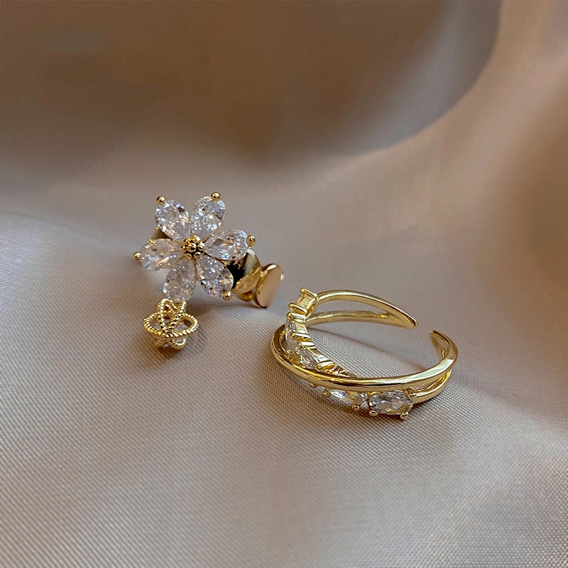 Golden Flower Zircon Ring