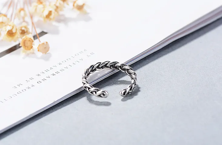 Vintage twist ring