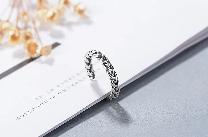 Vintage twist ring
