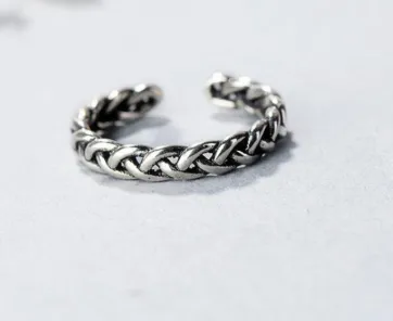 Vintage twist ring