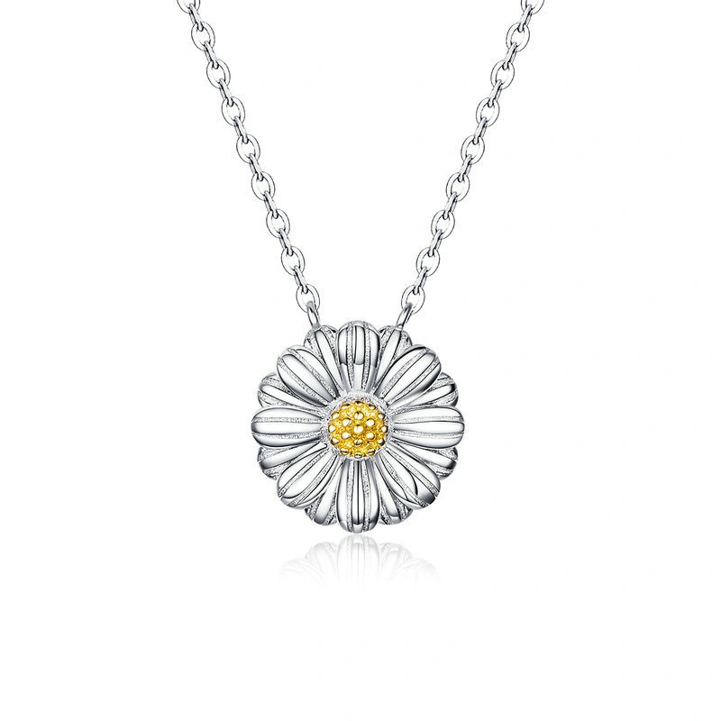 Simple daisy necklace