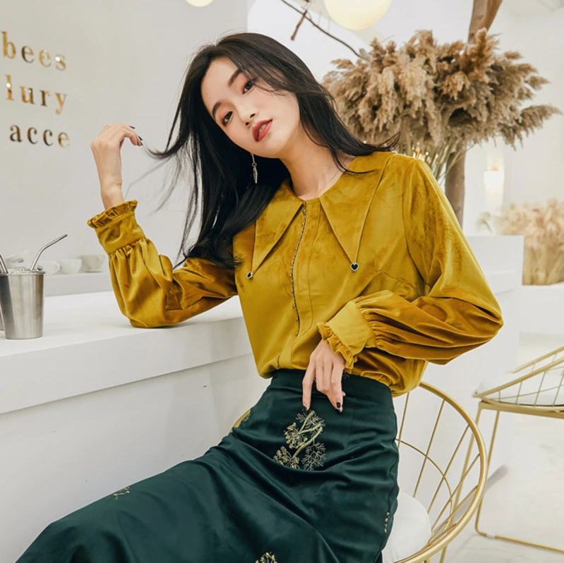 Loose lantern sleeve shirt