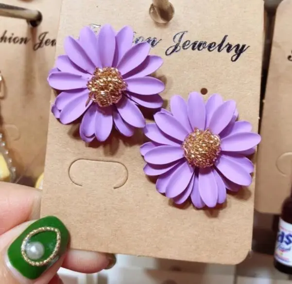 Color chrysanthemum flower earring