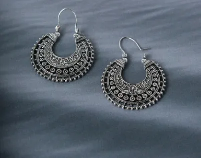 Vintage earrings European and American fashion simple metal retro earrings earrings