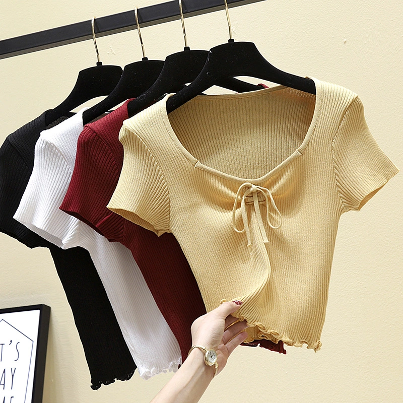 Solid color knitted top