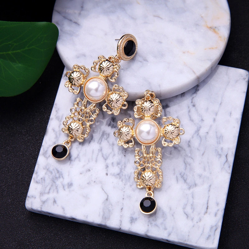 Women's earrings fashion hollow