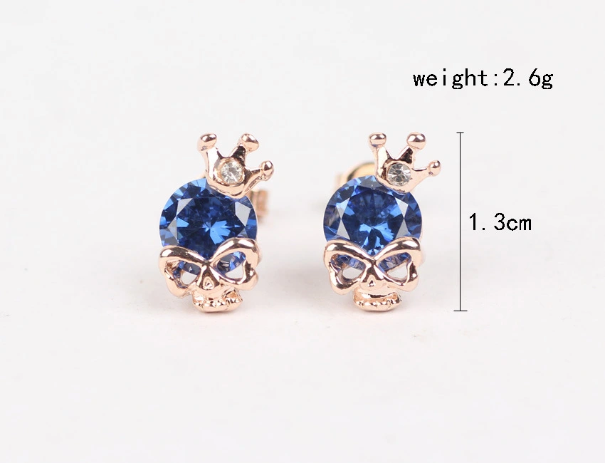 Skull crown stud earrings