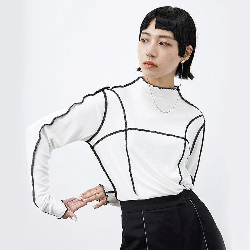 Contrast knit bottoming T-shirt