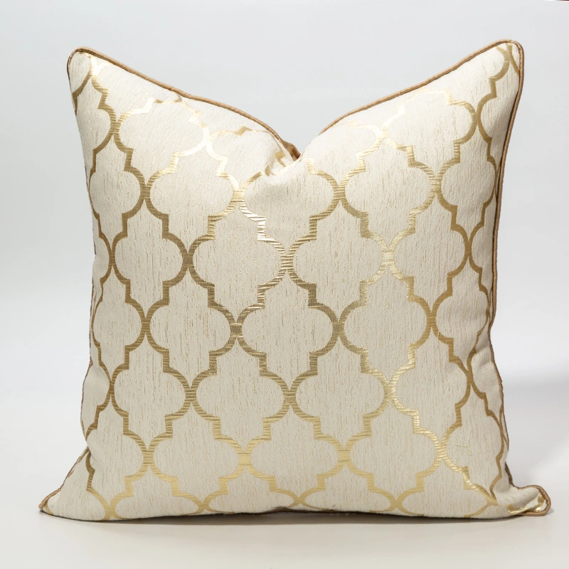 Diamond-shaped champagne gold pillowcase