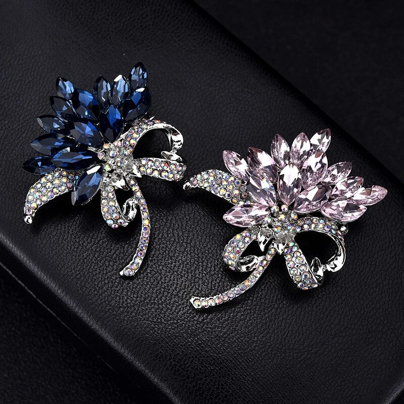 Flower and diamond brooch