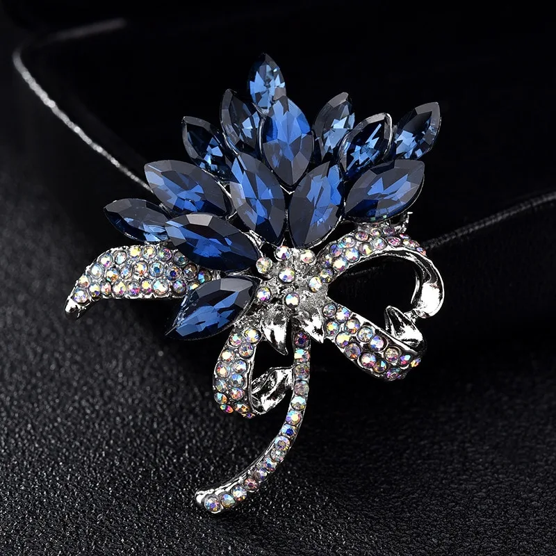 Flower and diamond brooch