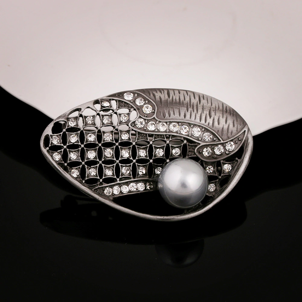 Men's suit brooch