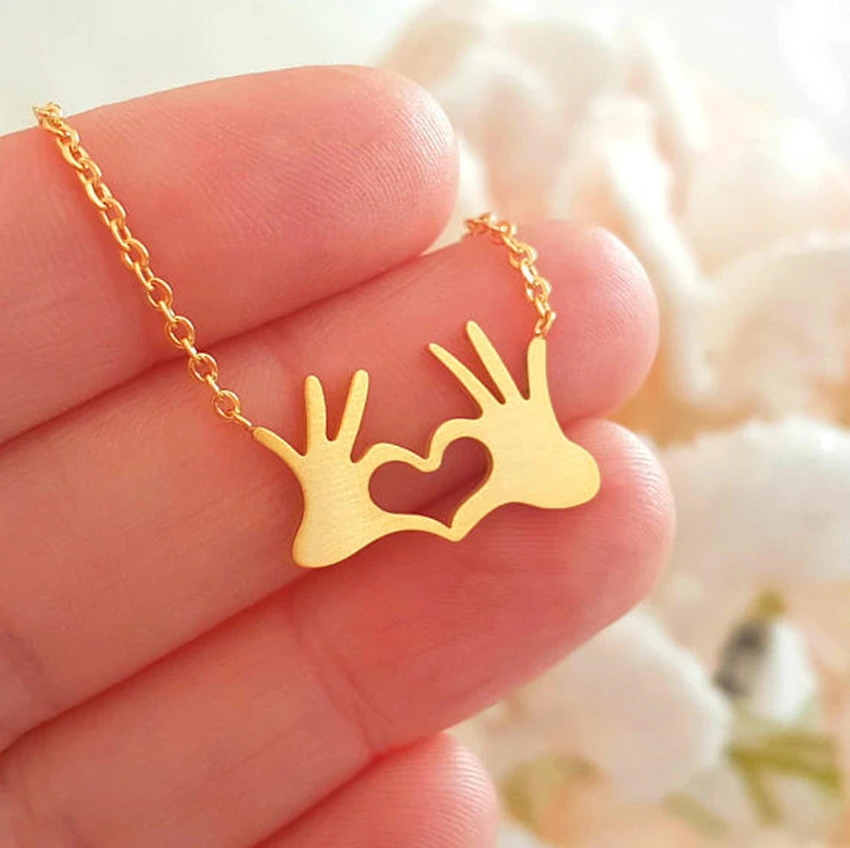 Heart heart necklace clavicle chain
