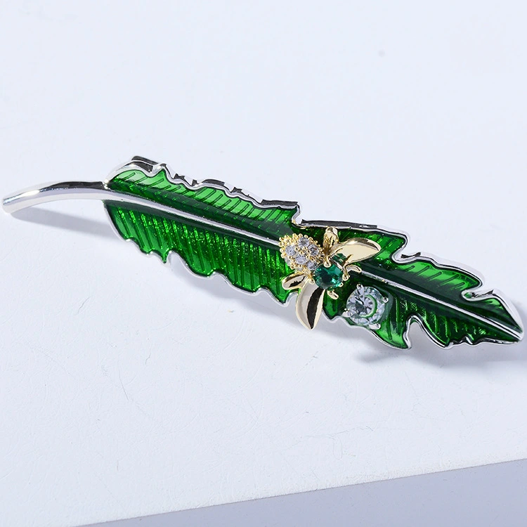 Micro-Inlaid Zircon Bee Brooch Cute Japanese Leaf Corsage