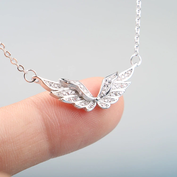 Angel wings show clavicle necklace