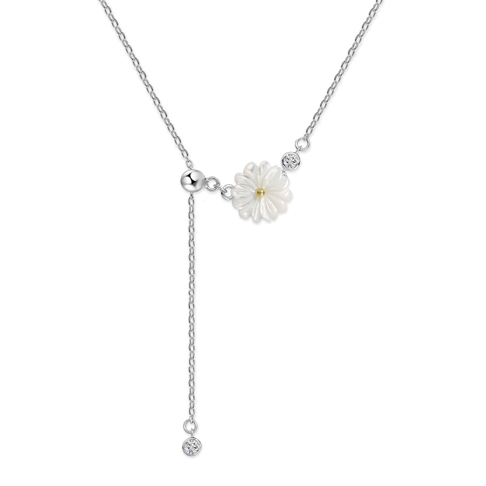 Small daisy shell necklace