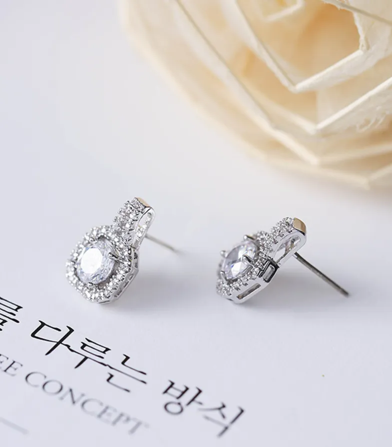 Square diamond women's earrings earrings