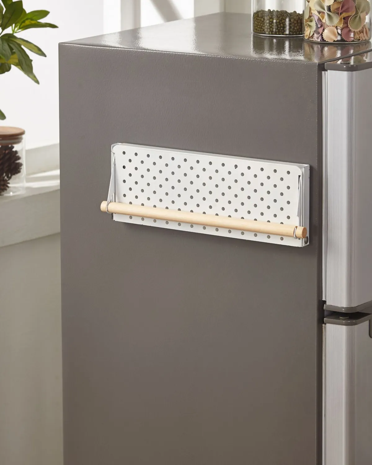 Folding single-layer refrigerator shelf