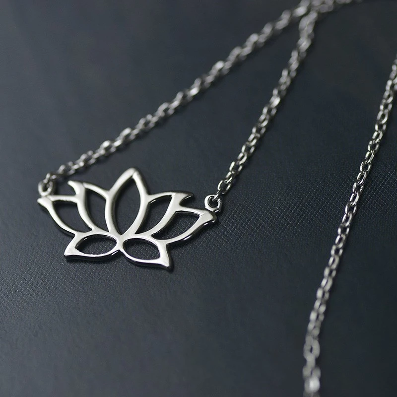 Hollow lotus necklace