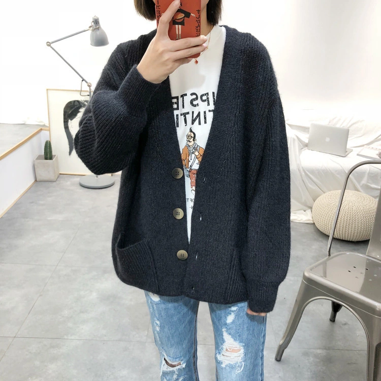 Single-breasted sweater
