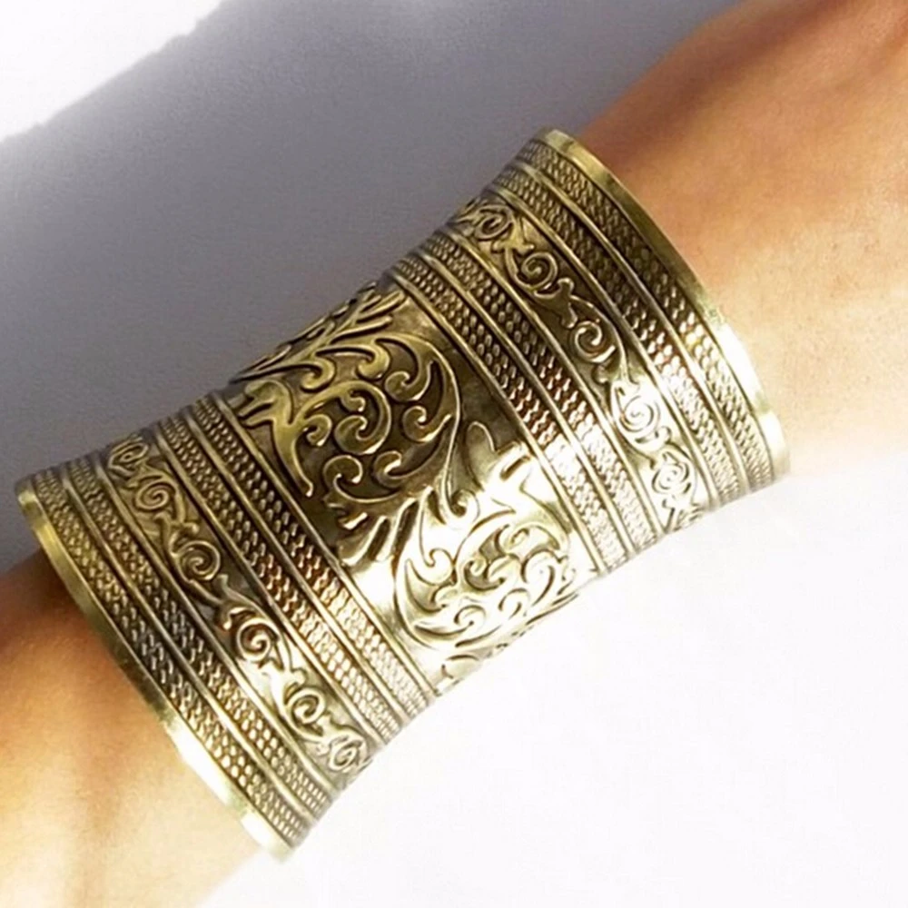 Vintage Embossed Flower Bracelet Pattern Long Exaggerated Bracelet