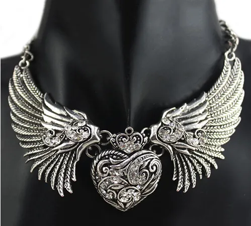 Chunky Wings Choker