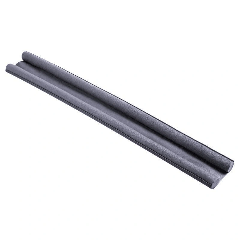 Door seam and door bottom sealing strip