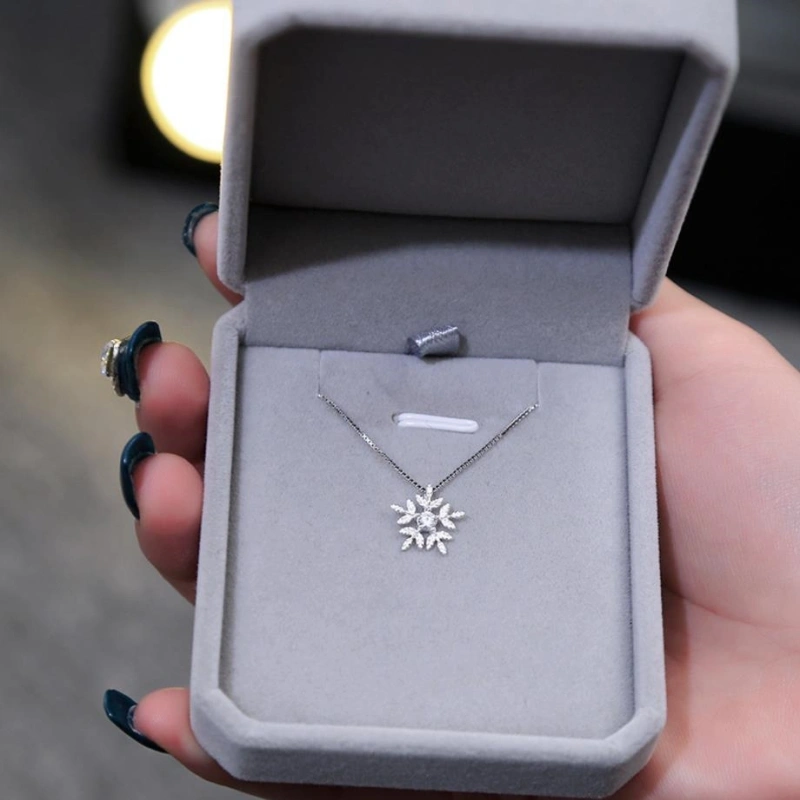 Snowflake necklace female pendant simple clavicle chain