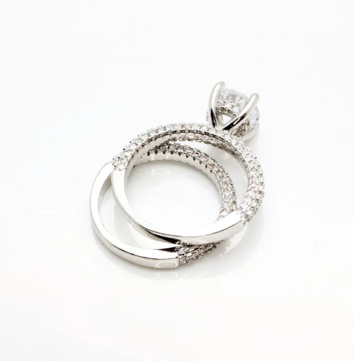 New Flash Diamond Round Princess Ring Fashion Female Engagement Marriage Diamond Ring Female
