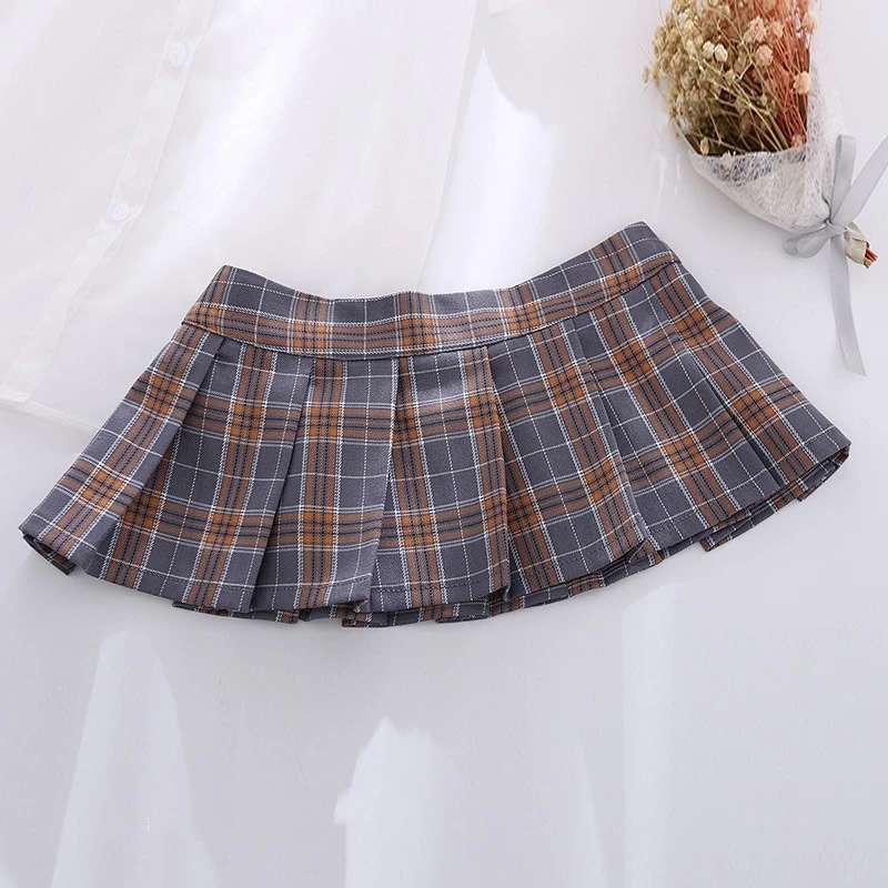 Women's college style pleated skirt