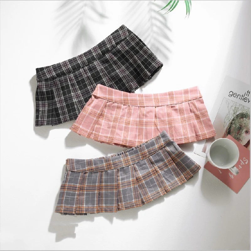 Women's college style pleated skirt