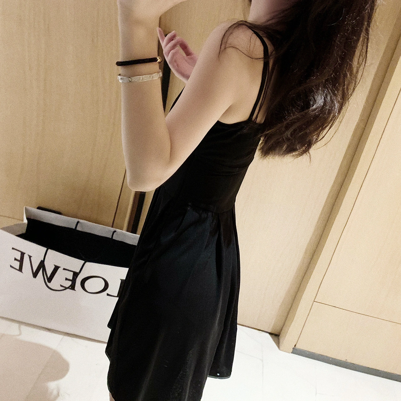 Elegant waist black dress