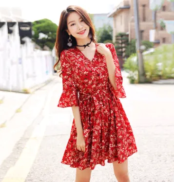 Floral dress female summer 2021 new chiffon v-neck trumpet sleeve skirt