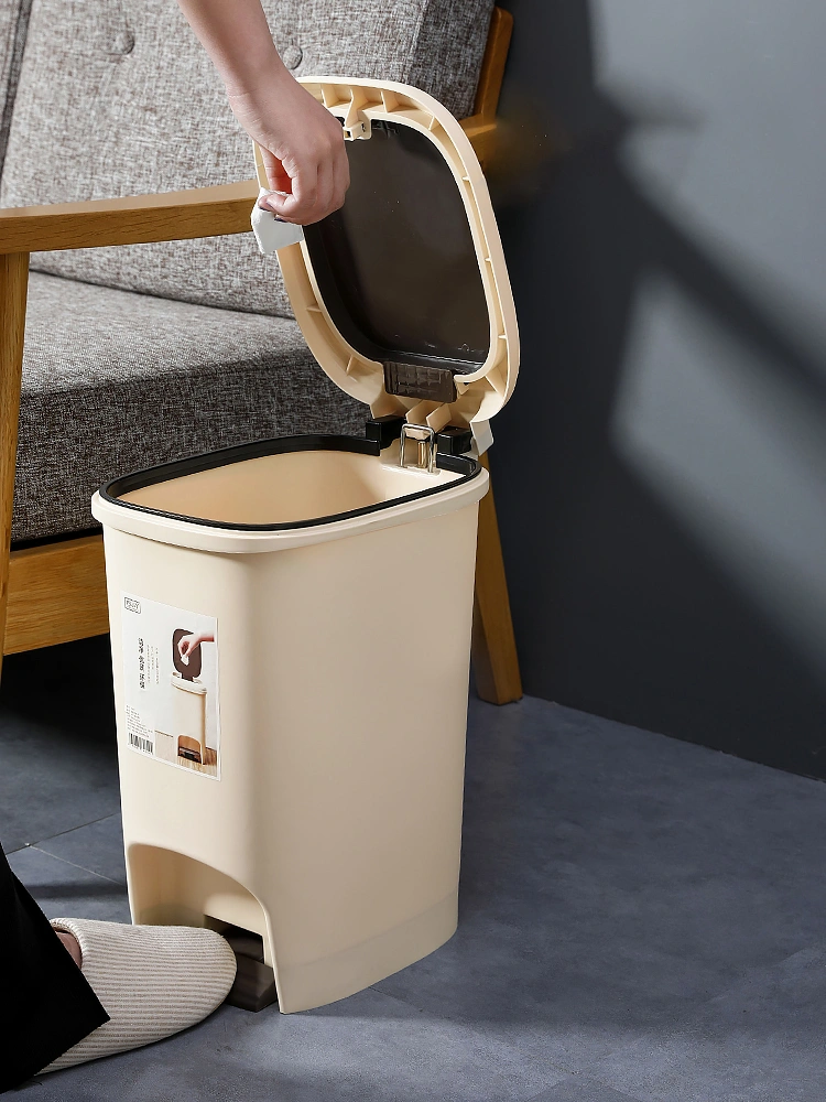 Foot-opening trash can