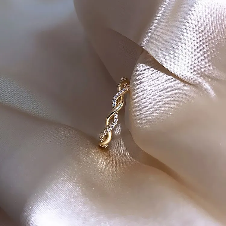 Net celebrity simple wild cold wind ring Twist