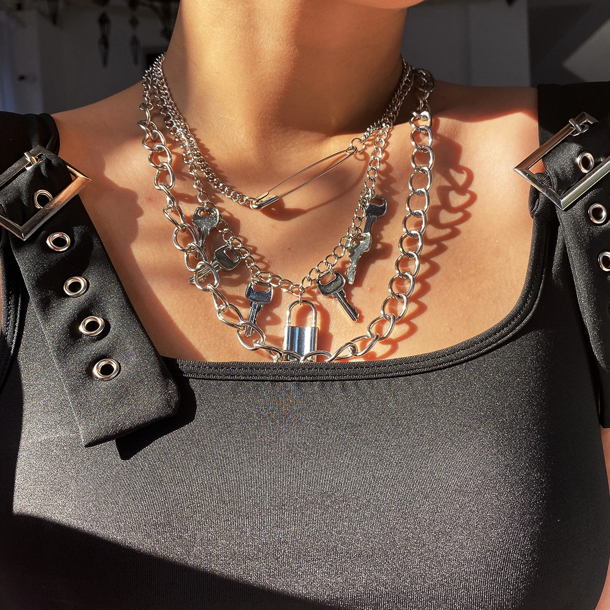 Creative pin lock-shaped element necklace