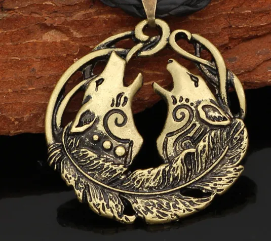 Wolf head necklace sweater chain