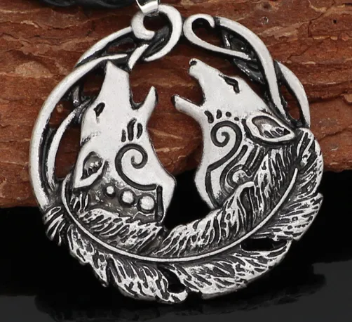 Wolf head necklace sweater chain