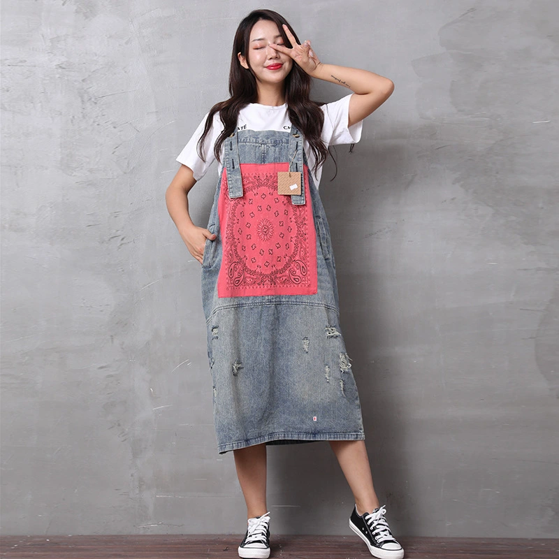 Large size denim skirt