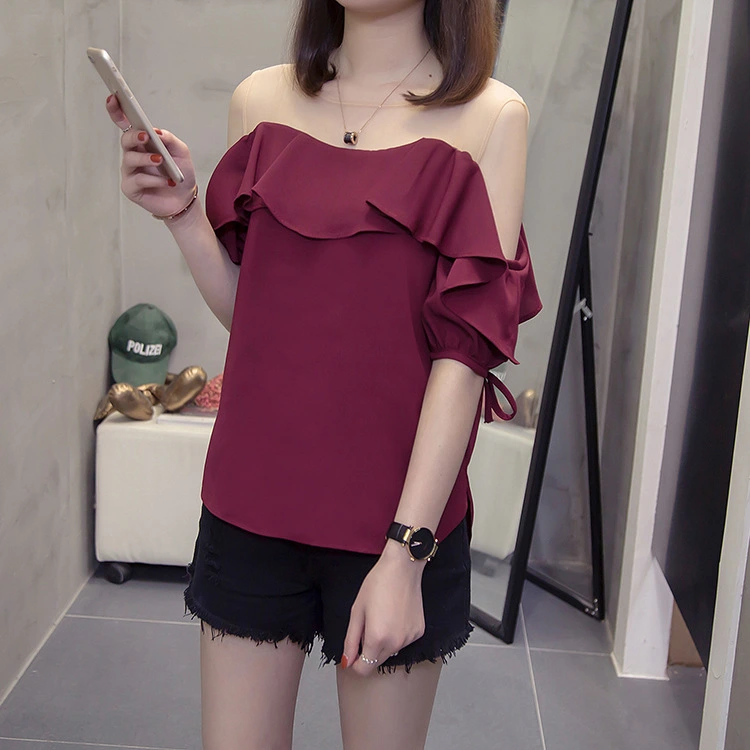 Stitched strapless shirt is a versatile versatile top