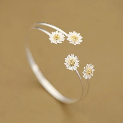 S925 Sterling Silver Bracelet wholesale sweet temperament double Daisy Bracelet Sterling silver jewelry.