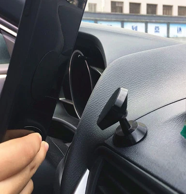 Car phone magnetic bracket