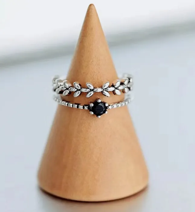 Double leaf ring