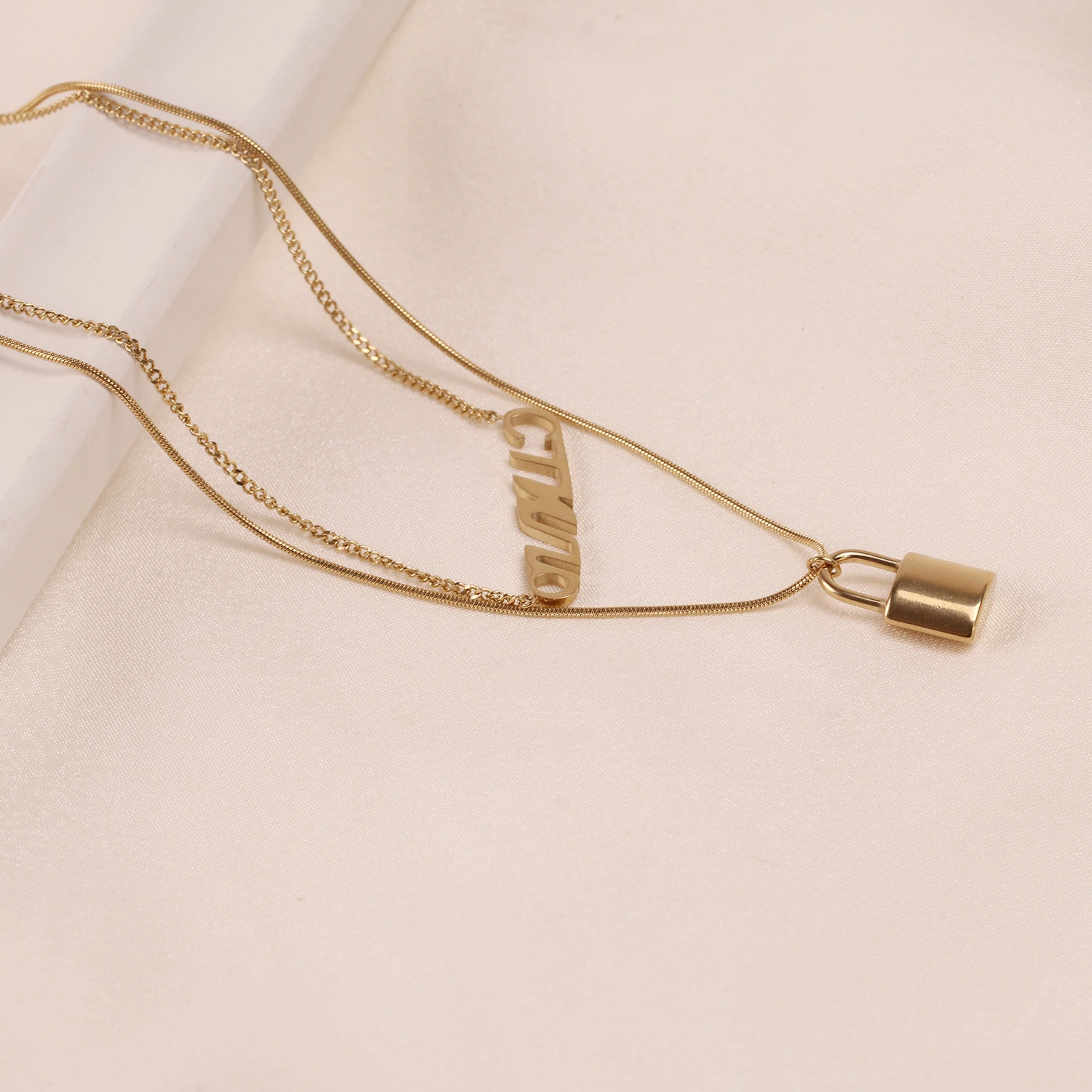 Net celebrity niche plated 14K clavicle chain