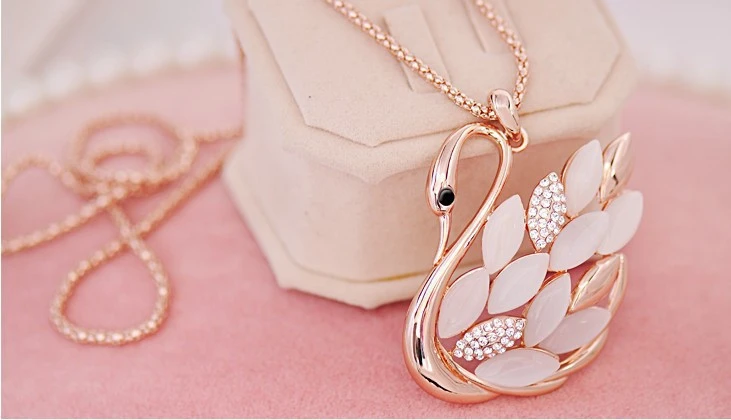 Swan Opal Flash Diamond Long Chain