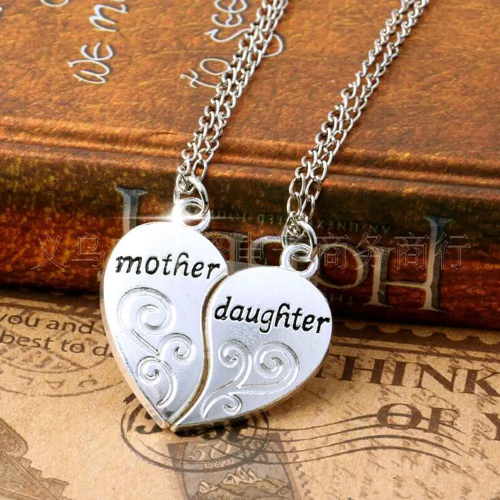 Two-petal heart-shaped stitching necklace