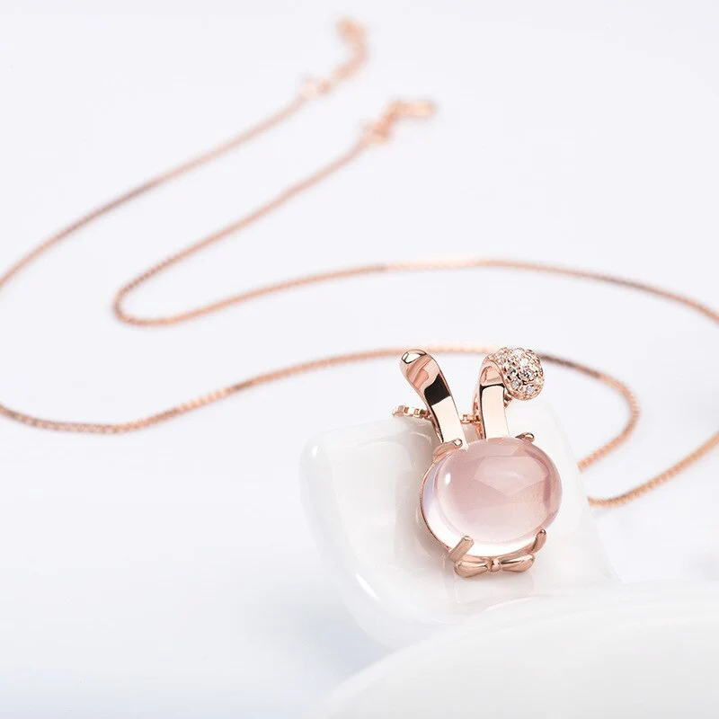 Korean version of the necklace rose gold natural hibiscus stone crystal rabbit female pendant
