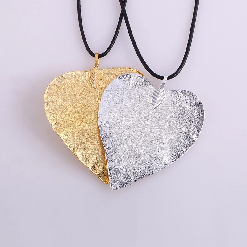 Heart shaped leaf pendant necklace