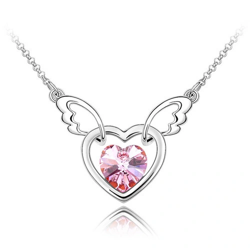Heart shaped necklace with clavicle