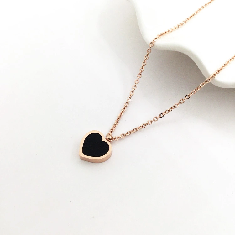 New simple titanium steel black and white double-sided shell love clavicle chain plated 18K rose gold color gold necklace female short chain